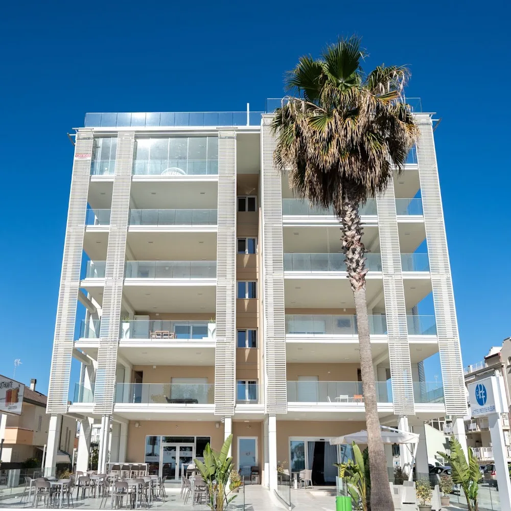 Hotel Petite Fleur - Alba Adriatica - Abruzzo - Abruzzo pet otel