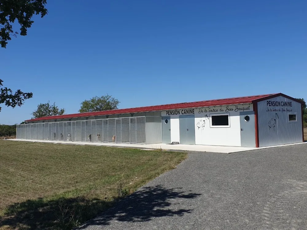 Pension Canine De La Source Du Bois Bouquet - Archigny pet otel