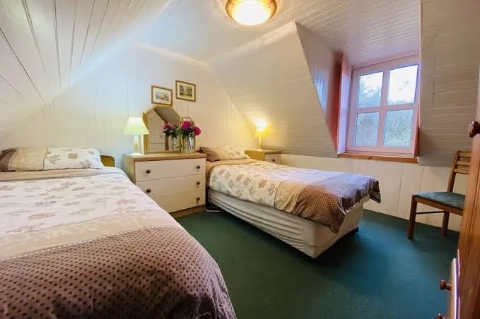 The Kennels, 3 Bedroom Cottage , Sleeps 6 With It's Own Bay and Loch Access - Argyll and Bute pet otel görseli 3