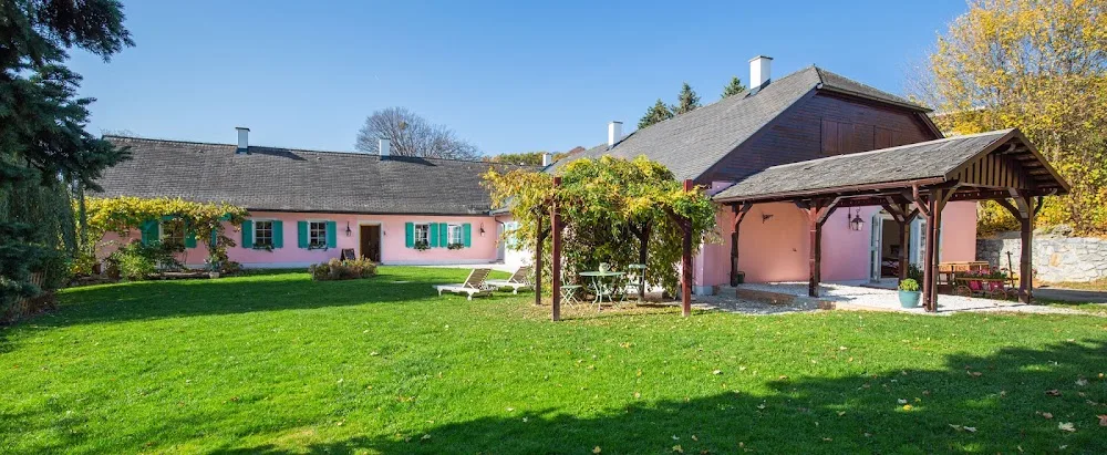 Hart Hills - Lilly`s Lovely Luxury Dog Hotel - Austria pet otel görseli 6