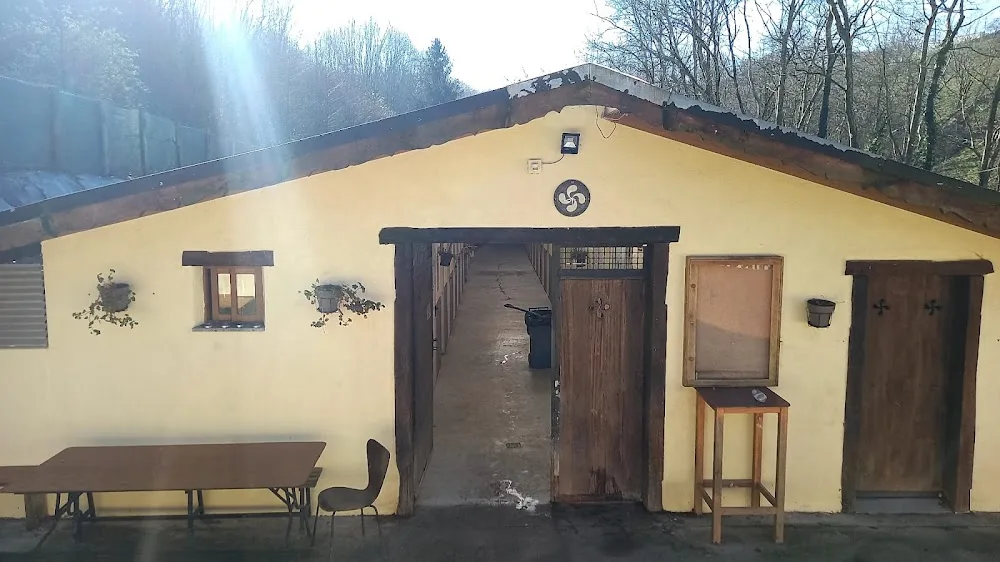 Orekan Borda . Txakur Egoitza - Residencia Canina - Basque Country pet otel