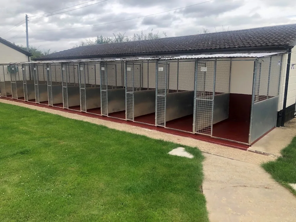 Khinjan Boarding Kennels & Cattery - Bourne pet otel