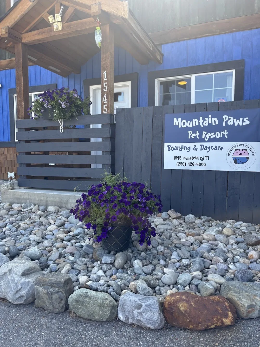 Mountain Paws Pet Resort - British Columbia pet otel
