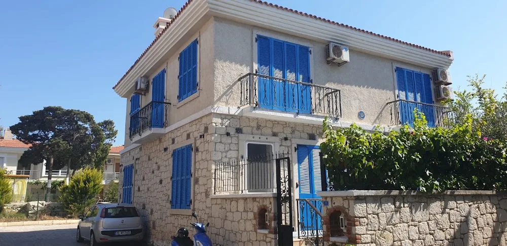 Çat Kapı Butik Hotel (Çiftlikköy) - Çeşme pet otel