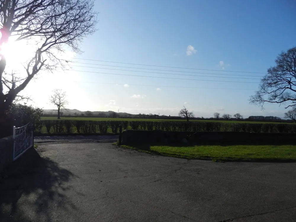 Oakfield Farm Boarding Kennels - Cheshire West and Chester pet otel