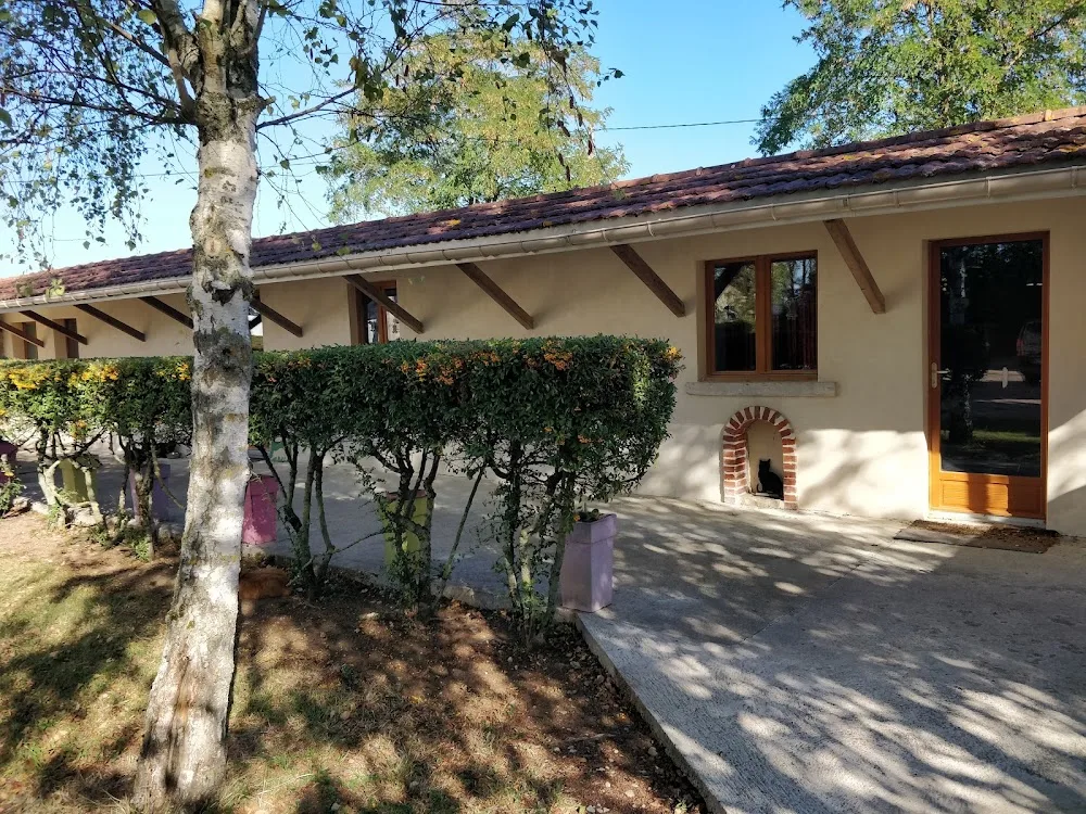 LOUPO - Côte-d'Or pet otel