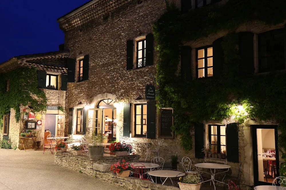 La Treille Muscate hôtel restaurant de charme-Cliousclat-Drôme - Drôme pet otel