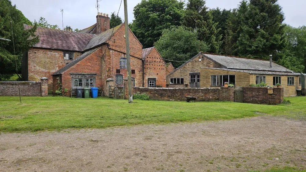 Woodford Grange Boarding Kennels and Cattery - Dudley pet otel
