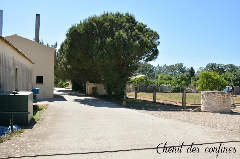 Le chenil des confines - Entraigues-sur-la-Sorgue pet otel