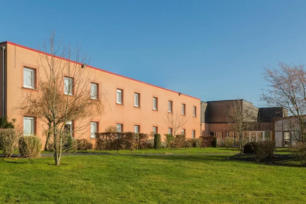 Hôtel-Spa-Piscine Le Petit Castel Beuzeville-Honfleur - Eure pet otel görseli 4