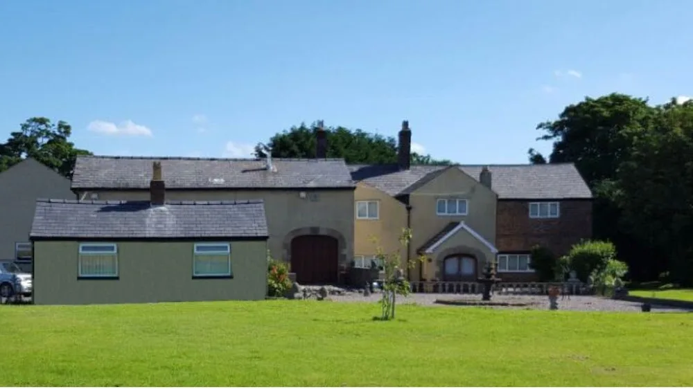 Brookhouse Farmhouse Dog Boarding Kennels - Liverpool pet otel