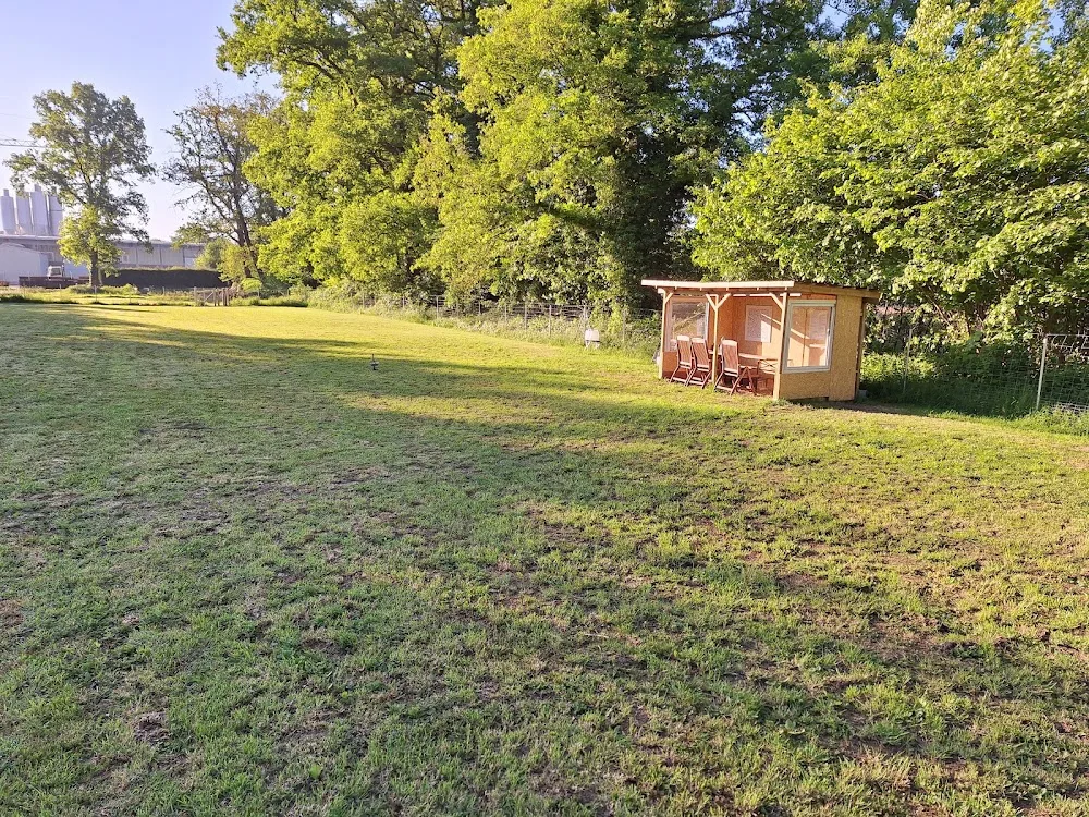 Hundesalon-Hundepension-Hundewiese Xandra - Geeste pet otel