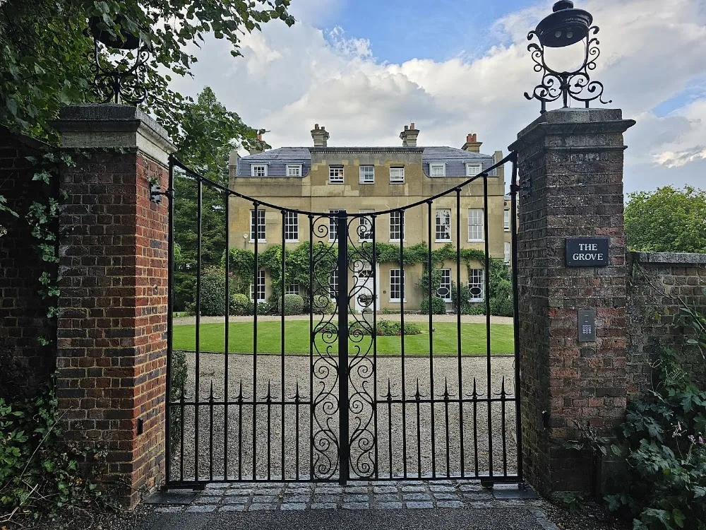The Grove - Harrow pet otel görseli 3