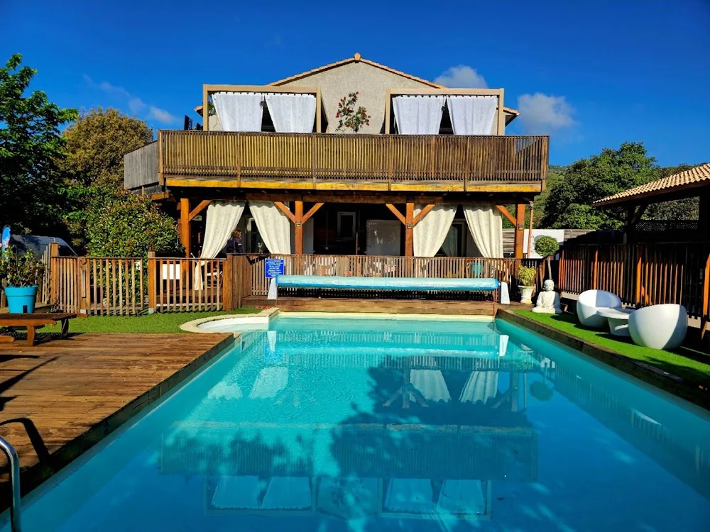 Gites o fil de l'eau, chambres d'hôtes, Hôtel, location d'appartements, avec piscine et spa - Haute-Corse pet otel