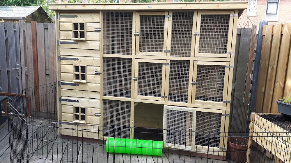 De Konijnencoach - Houten pet otel