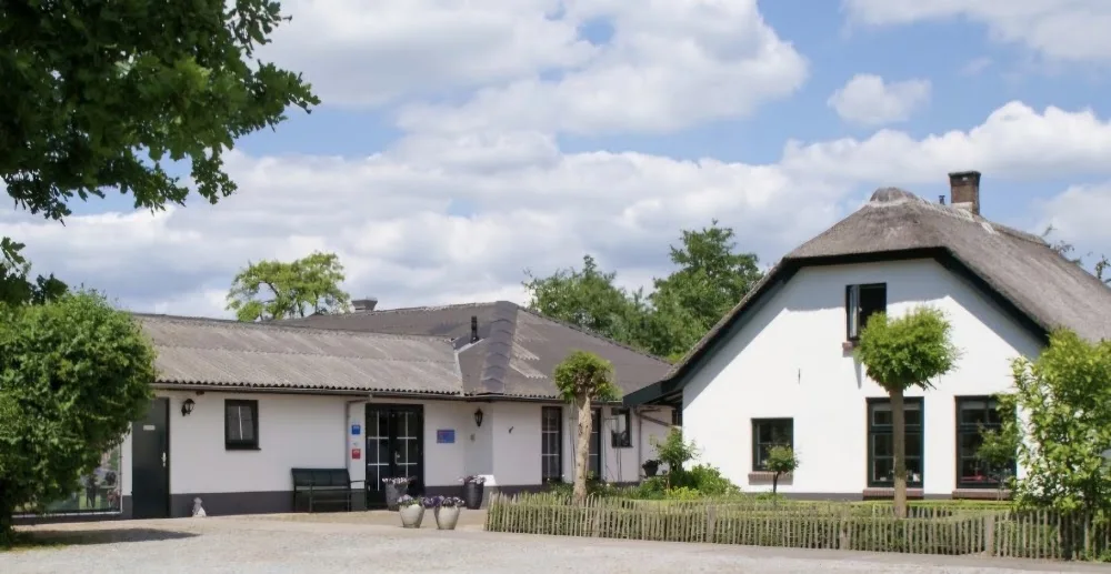 Dierenpension Ingen - Houten pet otel görseli 3