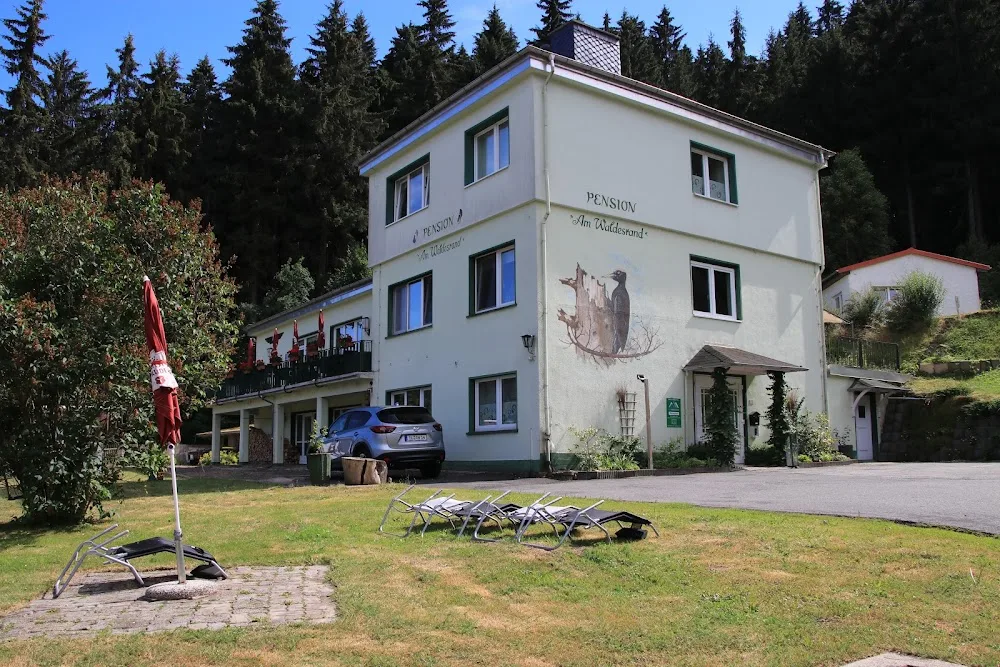 Pension Am Waldesrand - Carl Schneithorst - Ilmenau pet otel