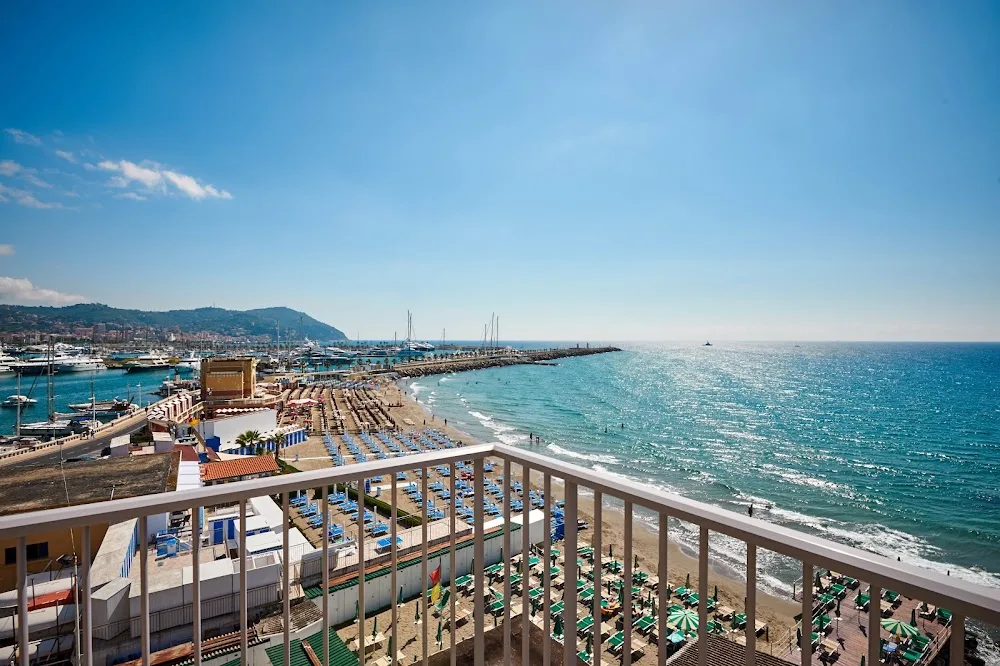 Pensione Albergo Aurora CIN: IT008031A1YNU2TTLA - Imperia pet otel görseli 4