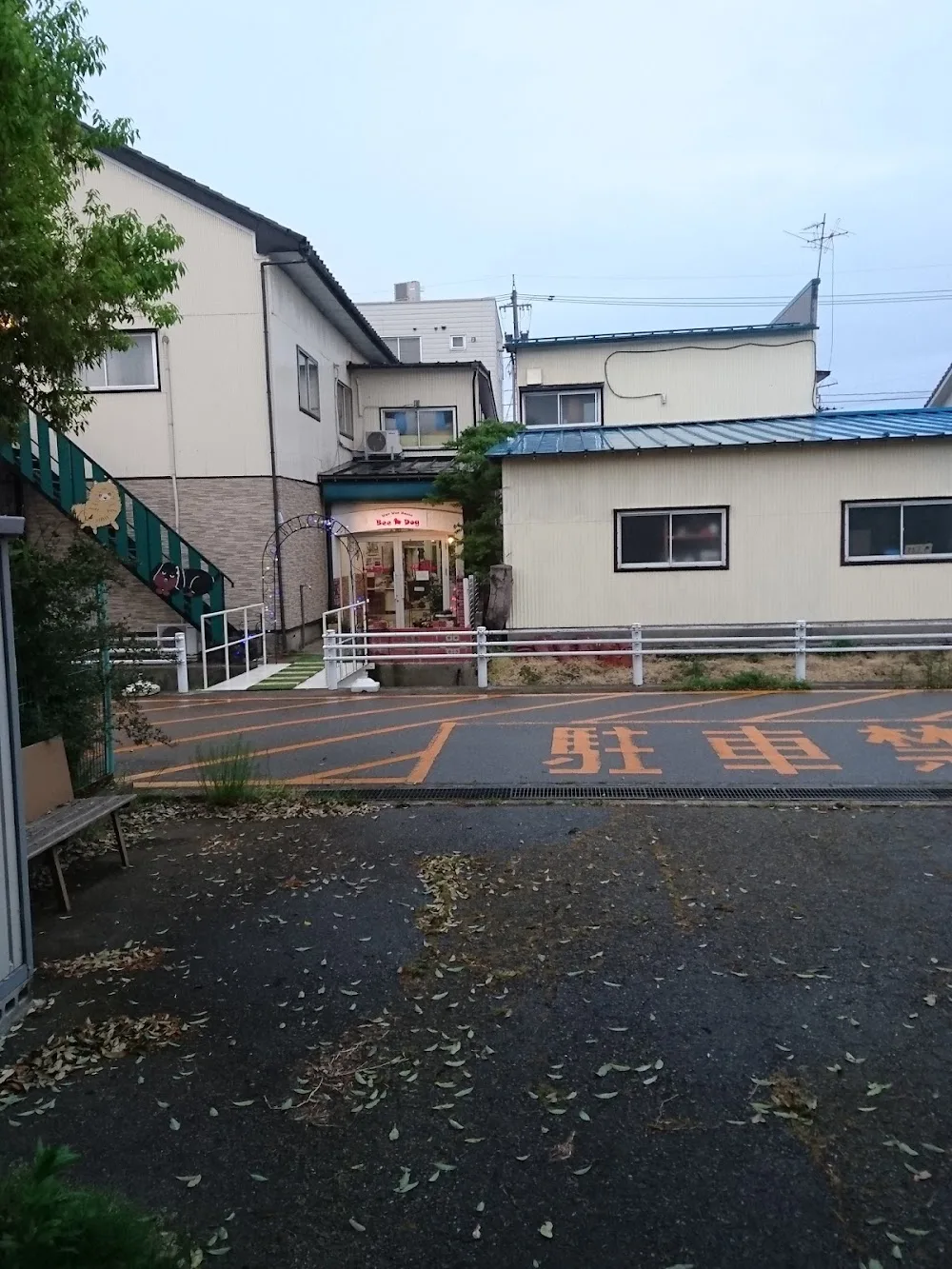 Wan Wan House Bee Dog - Ishikawa pet otel