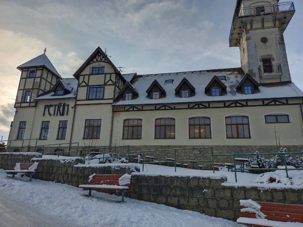 Hotel Petřín - Jablonec nad Nisou pet otel