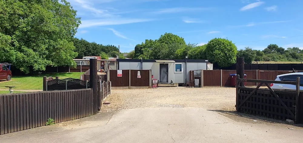 Denford Edge Boarding Kennels - Kettering pet otel