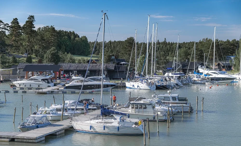 Peterzens Boathouse - Kustavi pet otel