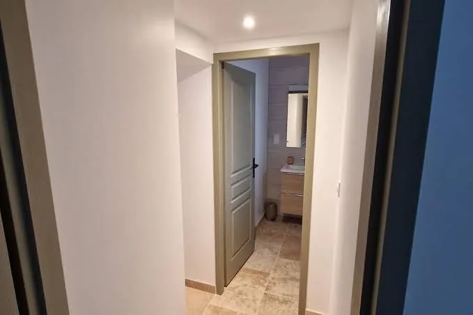 Logement indépendant avec terrasse dans petit village, animaux bienvenus - La Roche-Blanche pet otel görseli 2