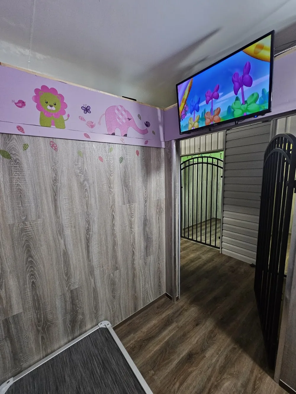 The Lady and the Tramp’s Paw Resort - Leduc County pet otel görseli 6