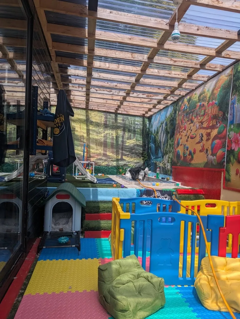 Bark Avenue Dog Hotel - Munster pet otel