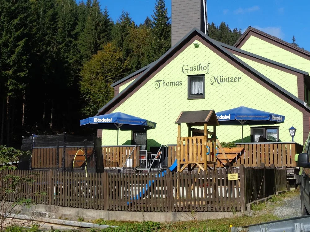Gasthof - Pension "Thomas Müntzer" - Neuhaus am Rennweg pet otel