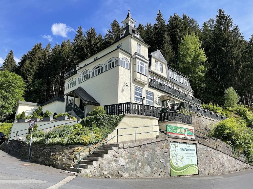 Pension Schöbel - Bert Vahsen - Neuhaus am Rennweg pet otel görseli 3
