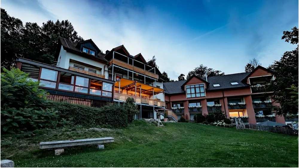Natur-Hunde-Hotel Bergfried - Neuhäusel pet otel
