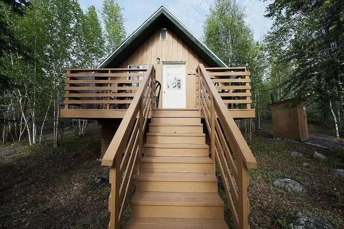 Yellow Dog Lodge - Northwest Territories pet otel