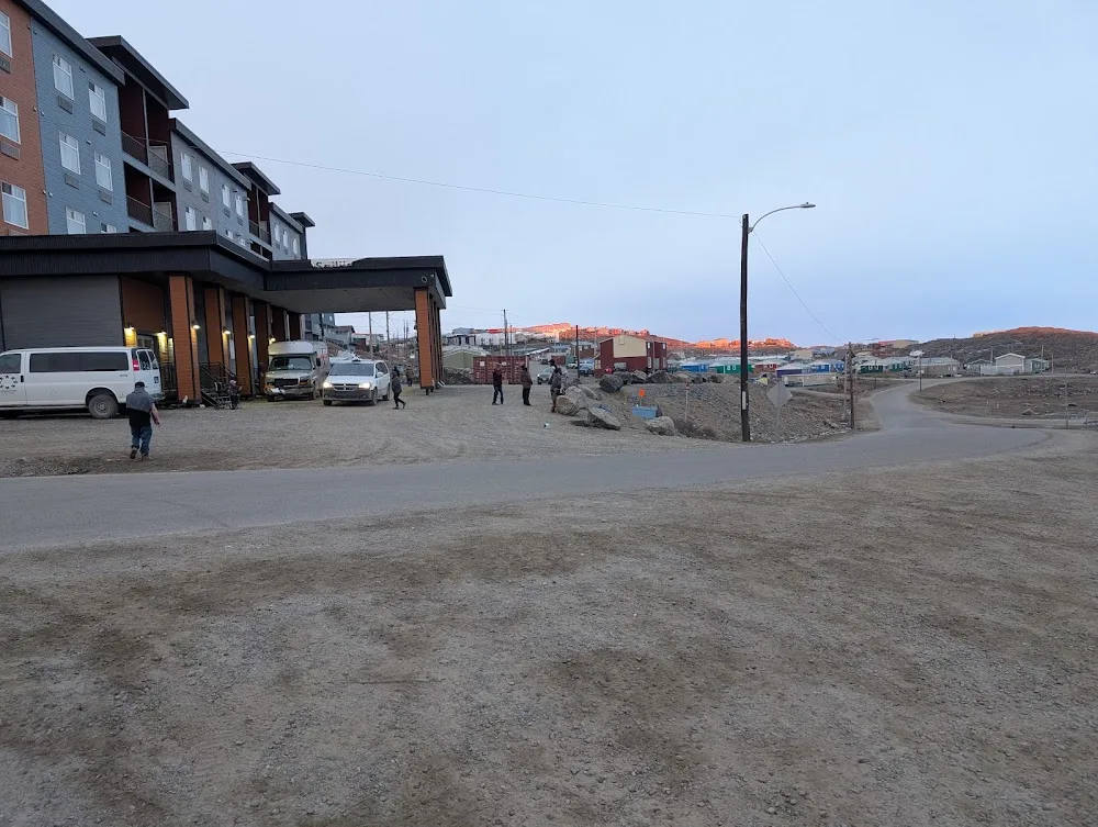 Sailijaaqvik Boarding Home - Nunavut pet otel