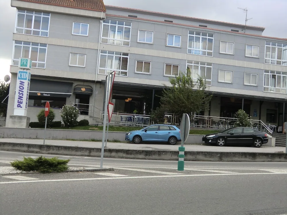 Hostal Cid Cafeteria Rotonda - Ourense pet otel