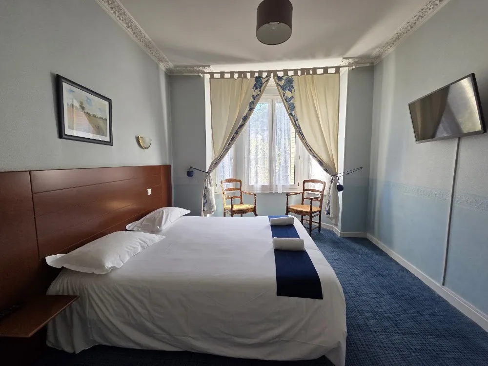 Hotel-Restaurant Le Chatel - Puy-de-Dôme pet otel görseli 3
