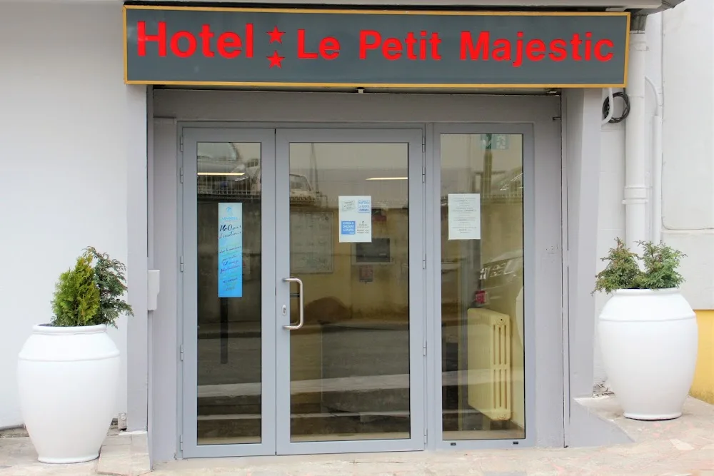 Hotel Le Petit Majestic - Pyrénées-Atlantiques pet otel