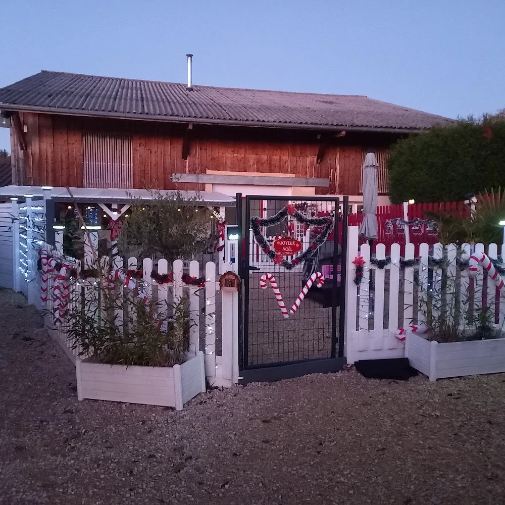 Pension Canine Familiale à LABALME : Dog paradise - Rhône pet otel görseli 3