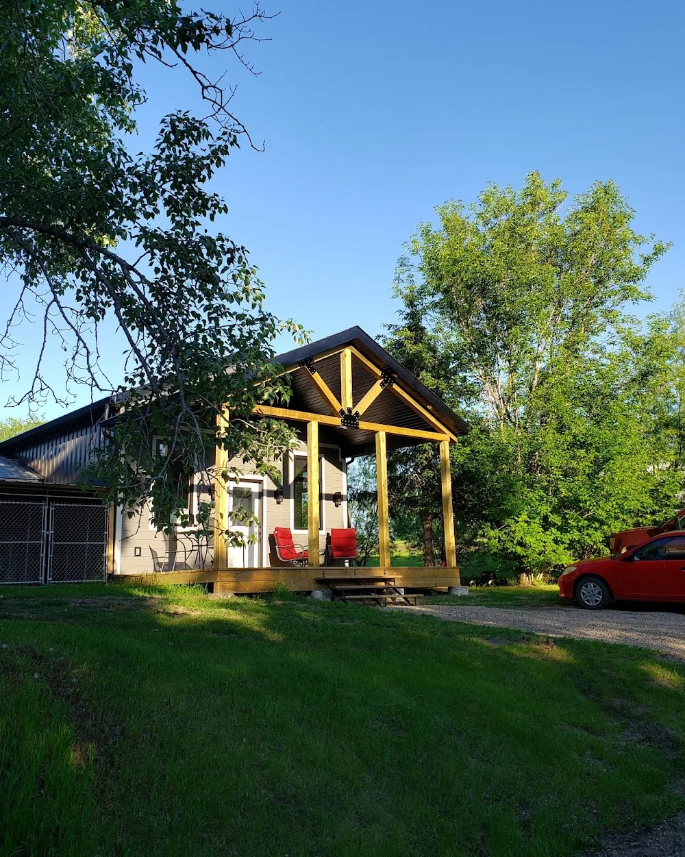 Hatricks House Boarding Kennel - Saskatchewan pet otel görseli 3