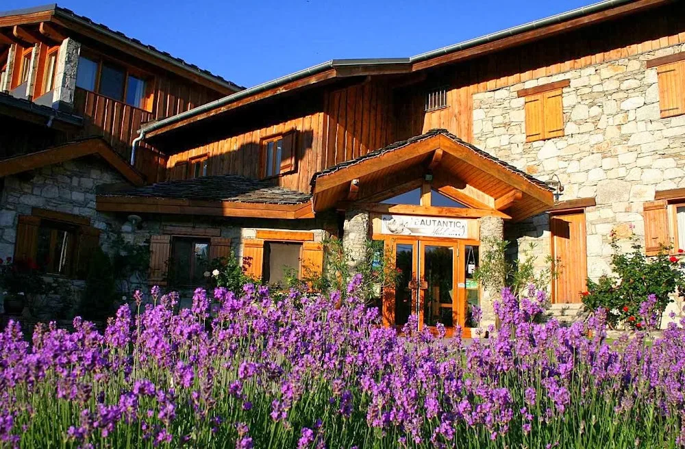 La Petite Auberge Hôtel Restaurant à Bourg Saint Maurice - Savoie pet otel görseli 5