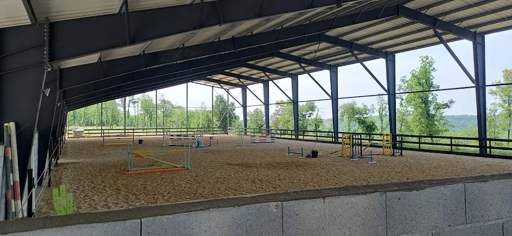 Les écuries MD Pension Commerce Valorisation Débourrage - Souillac pet otel