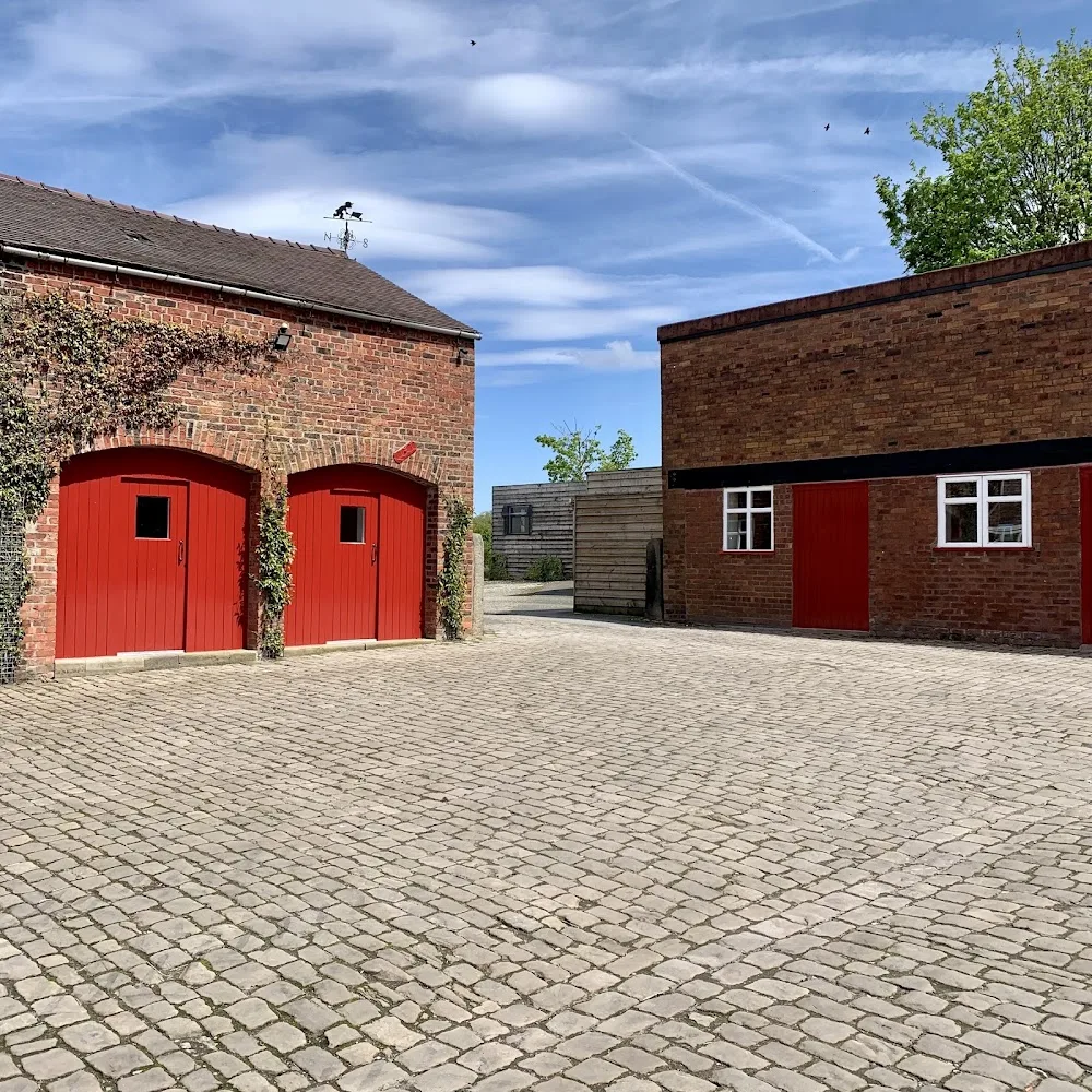 Springfield Farm Pet Cremation - Stockport pet otel görseli 2