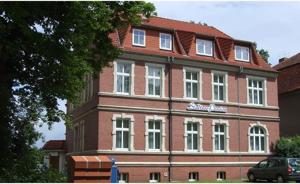 Stadtsee-Pension Schade GbR - Templin pet otel