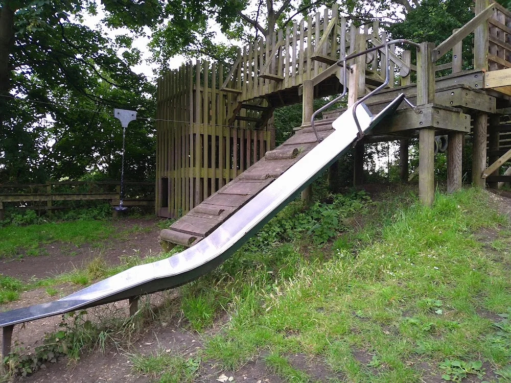 Dog Kennel Hill Adventure Playground - Tower Hamlets pet otel