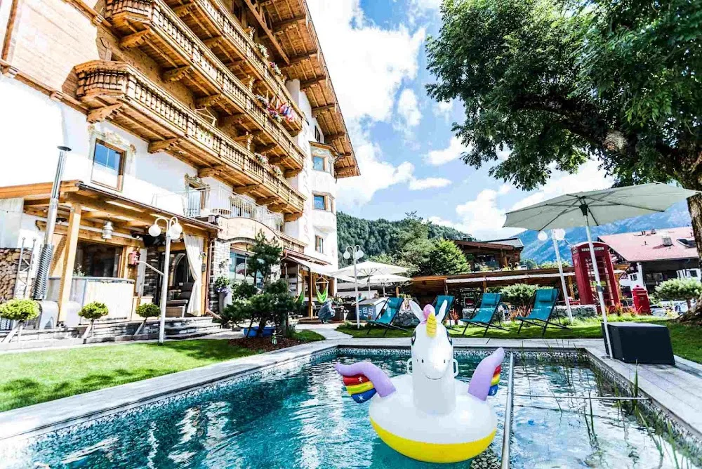 Alpenhotel Tyrol - B&B - Alpines Lifestyle & Konzepthotel Hotel am Achensee | #spreadcoolvibes | Hundefreundlich - Tyrol pet otel görseli 2