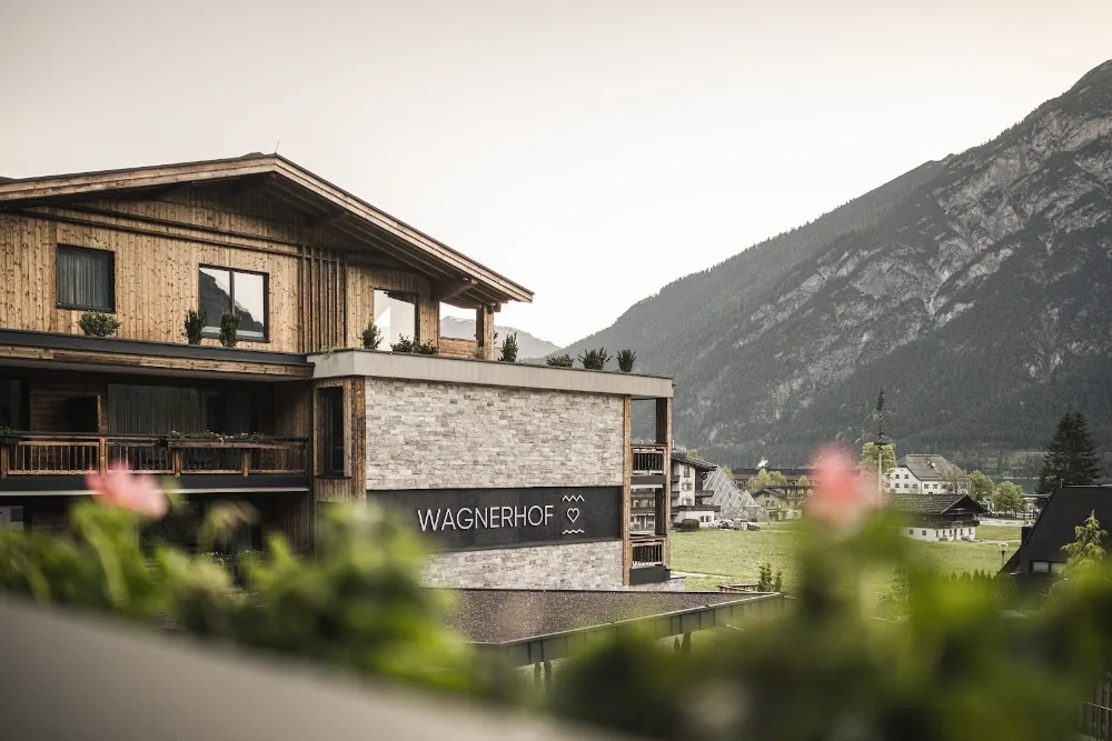 Alpenhotel Tyrol - B&B - Alpines Lifestyle & Konzepthotel Hotel am Achensee | #spreadcoolvibes | Hundefreundlich - Tyrol pet otel görseli 5