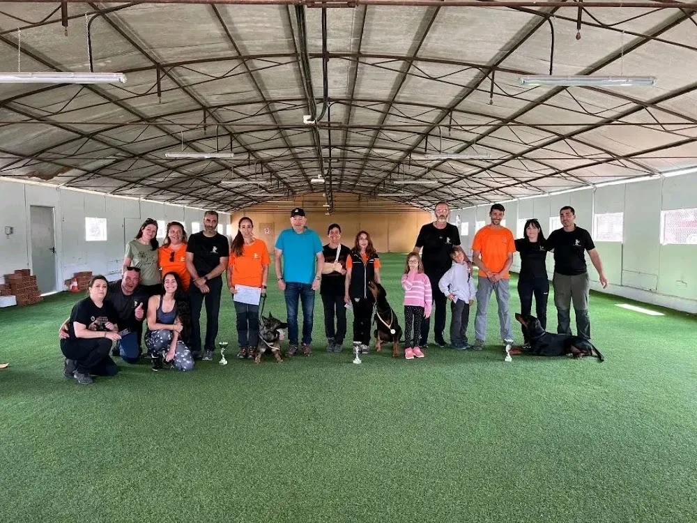 CANUBER EDUCACIÓN CANINA Y GUARDERÍA - Valladolid pet otel görseli 3