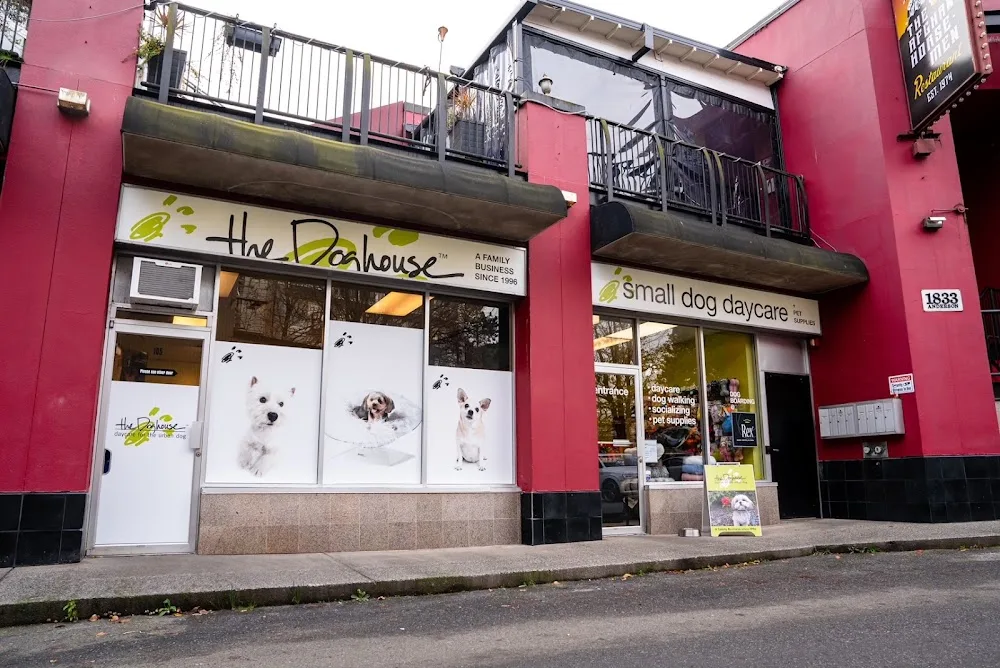 The Doghouse - Vancouver pet otel